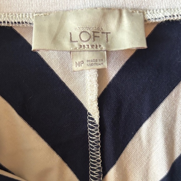 LOFT Navy and Cream Chevron Fabric - Picture 2 of 2